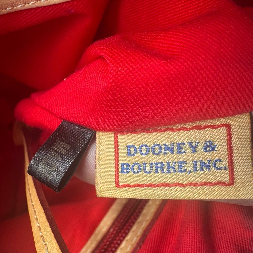 Vintage Dooney & Bourke Mustard Yellow Patent Leather Satchel Barrel. Adj straps - Picture 4 of 14